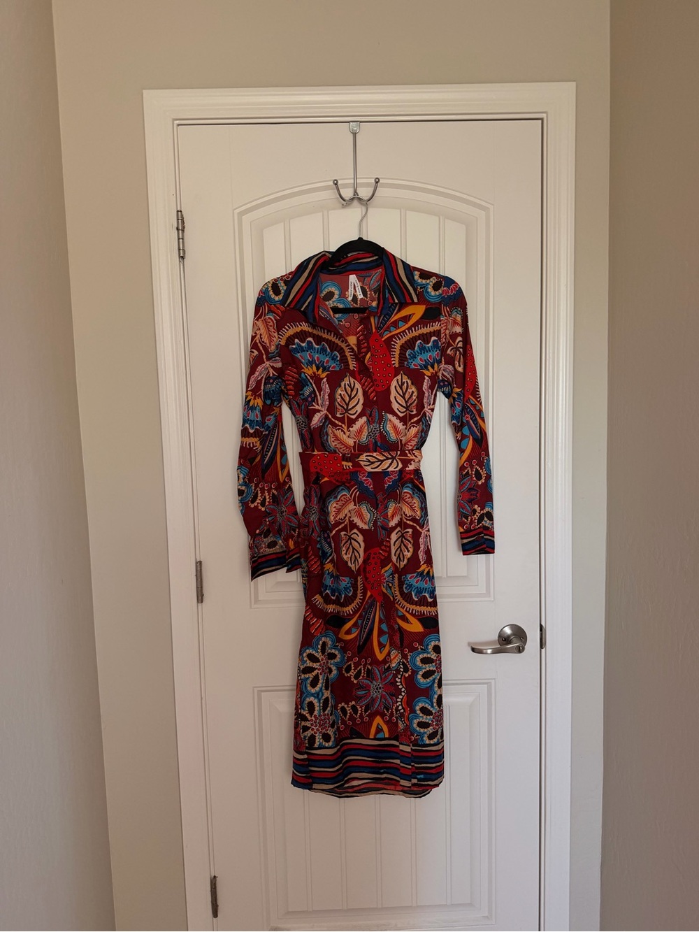 Vibrant Red Botanical-Print Midi Shirt Dress with Tie Waist